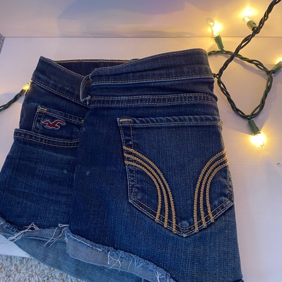Hollister jean shorts size 3 - Picture 3 of 5